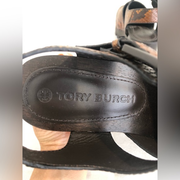 Tory Burch Lug Sole Clogs Sling Back Caramel Brown Snakeskin Size 7 - Picture 7 of 7